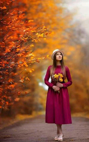 عکس دختر غمگین پاییز