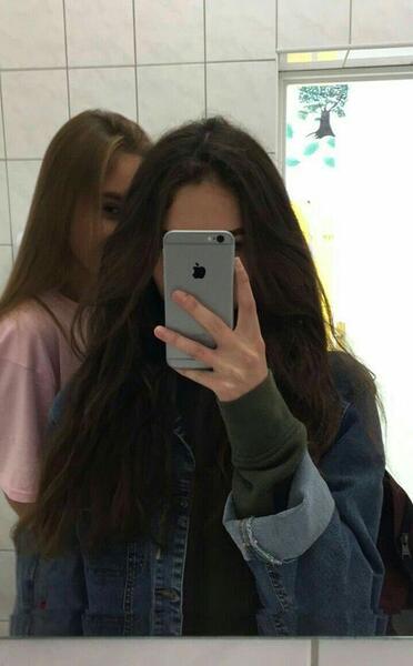 عکس فیک جلو آینه دخترانه