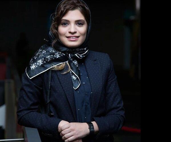 عکس هانیه در چوب خط
