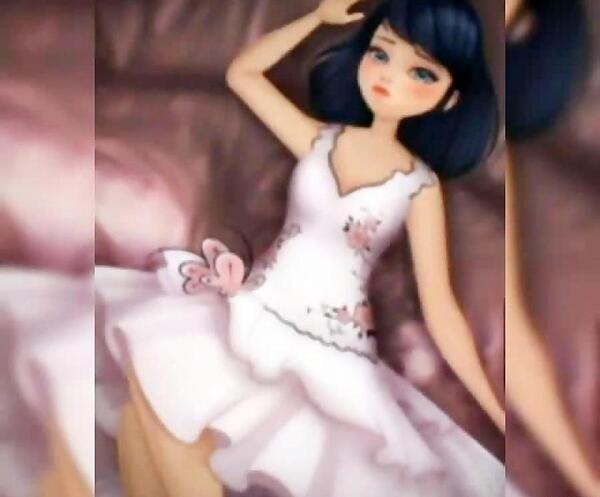 عکس مرینت که موهاش بازه