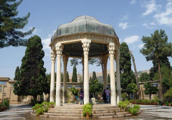 عکس آرامگاه حافظ شیراز