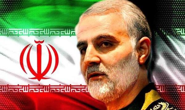 عکس اهدای نشان ذوالفقار به سردار سلیمانی