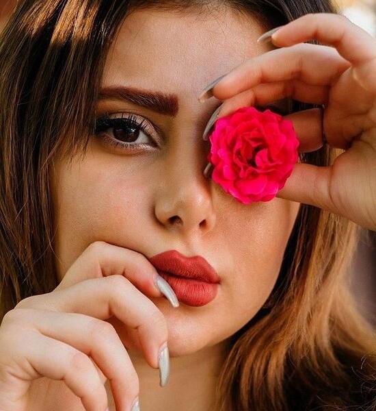 ژست عکس دخترانه از صورت
