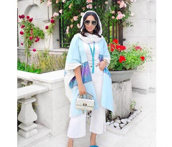 عکس مانتو آبی روشن