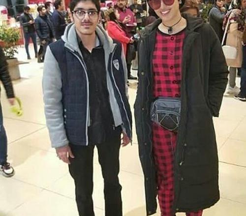 عکس عشوه گری ریحانه پارسا در جشنواره فجر