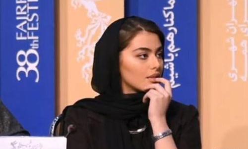 عکس عشوه گری ریحانه پارسا در جشنواره فجر