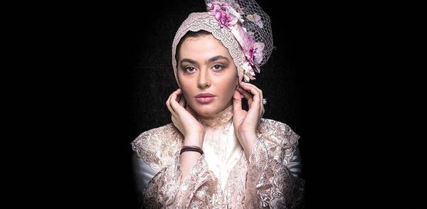 عکس با حجاب ریحانه پارسا