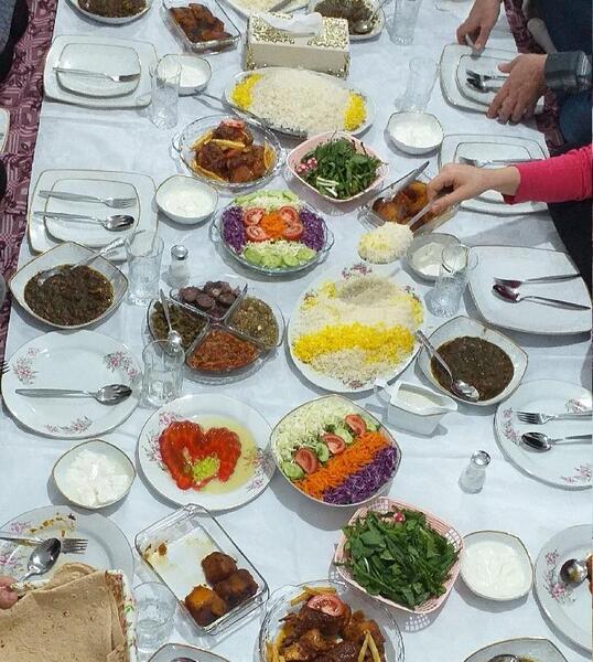 عکس سفره غذا قورمه سبزی