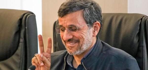 عکس احمدی نژاد با خلخالی