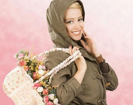 عکس الناز حبیبی با مانتو جلو باز