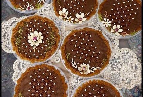 عکس تزیین حلوا با قالب