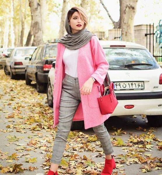 عکس مانتو صورتی جلو باز