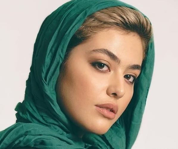 عکس ریحانه و نیلوفر پارسا
