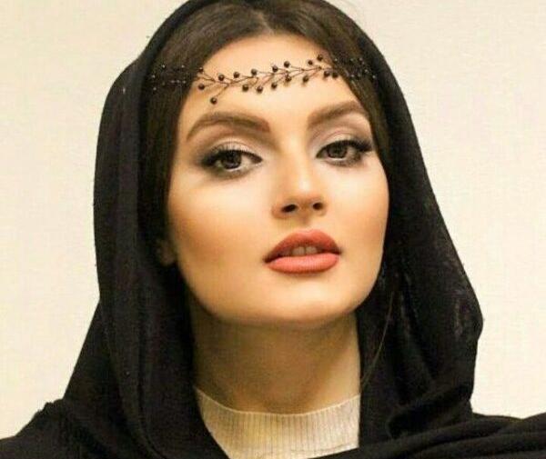عکس ریحانه و نیلوفر پارسا