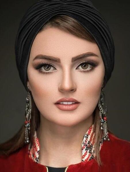 عکس ریحانه و نیلوفر پارسا