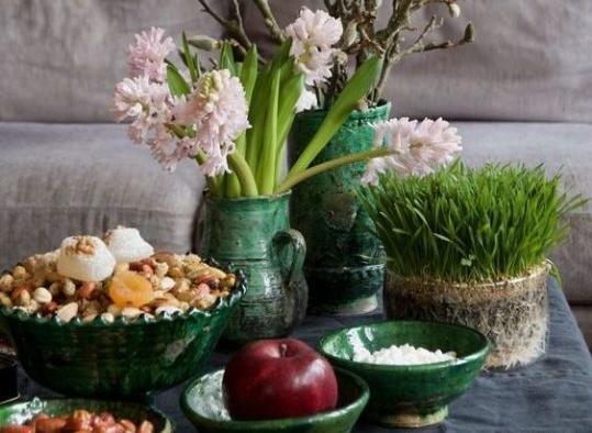 عکس ایده هفت سین با تنه درخت
