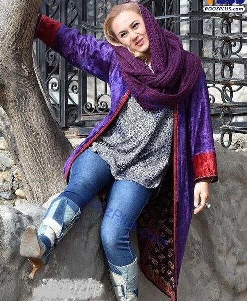 ژست عکس دخترانه کنار درخت