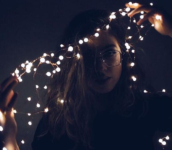 ژست عکس دخترانه بدون دیده شدن صورت