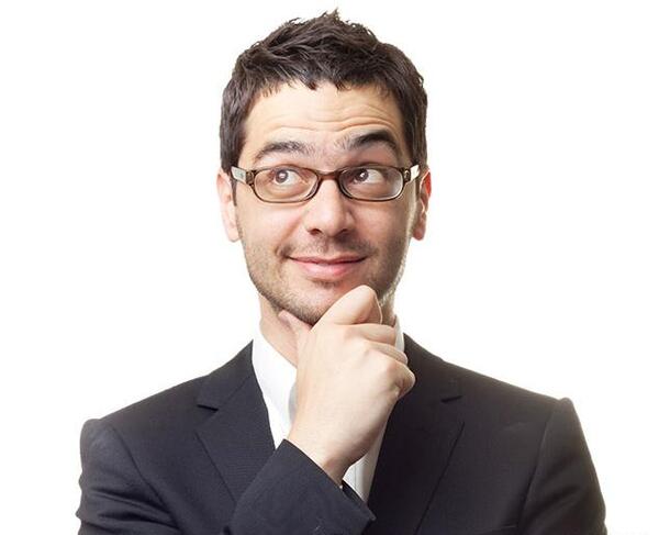 عکس مرد در حال فکر