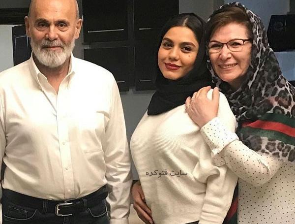 عکس آزاده زارعی در آوای باران