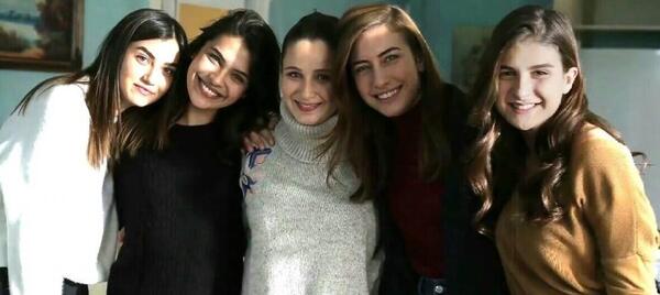 عکس دخترانه غنچه های زخمی