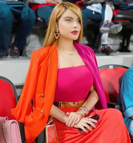 عکس پریا عرب زاده با لباس پرسپولیس