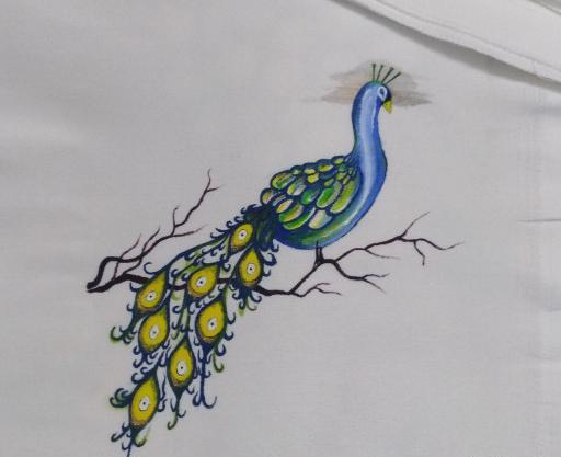 عکس طاووس روی پارچه
