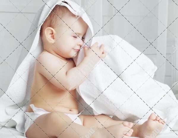 عکس نوزاد با حوله