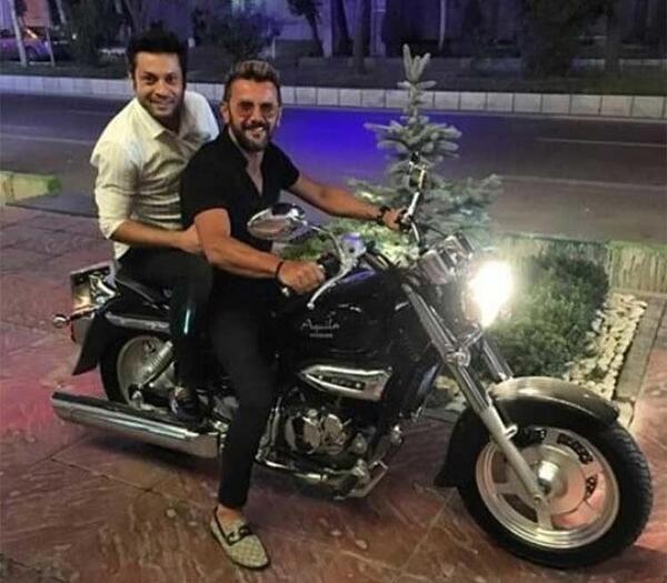 عکس شاه با موتور
