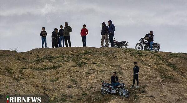 عکس شاه با موتور
