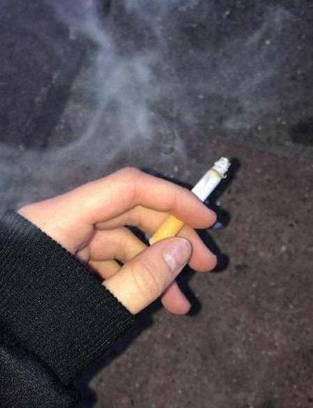 عکس فیک دخترونه با سیگار