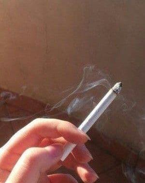 عکس فیک دخترونه با سیگار