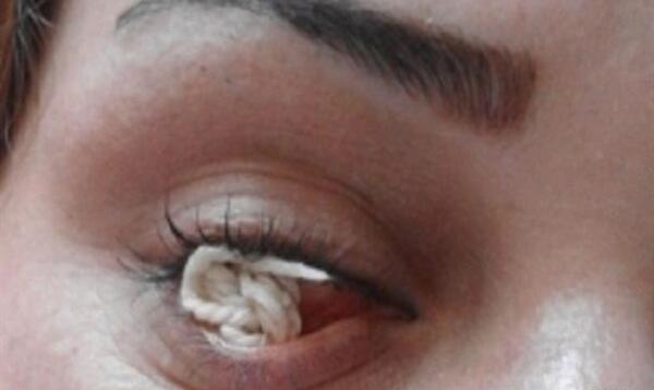 عکس چشم اشکی دختر