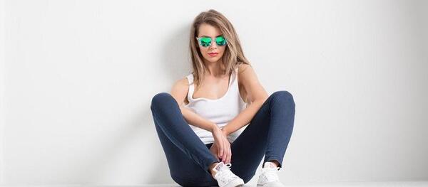 عکس ایده ژست عکاسی ایستاده
