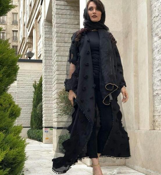 عکس مانتو بلند مشکی زنانه