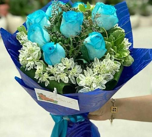 عکس دسته گل رز آبی و قرمز