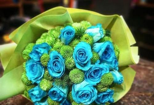 عکس دسته گل رز آبی و قرمز