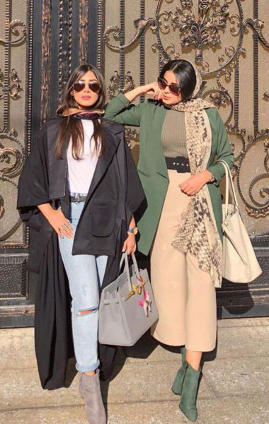 عکس بدحجابی مانتو جلو باز