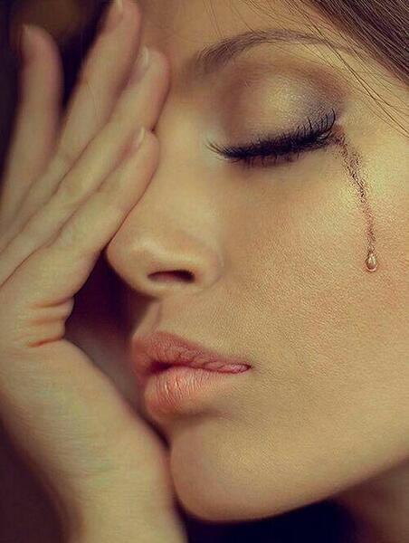 عکس زن های غمگین