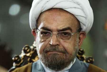 عکس حمید لولایی در نقش روحانی