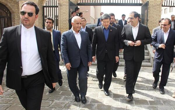 عکس وزیر بهداشت تایلندی