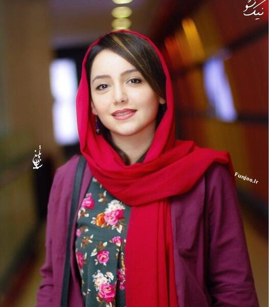 عکس نازنین بیاتی با مانتو جلو باز