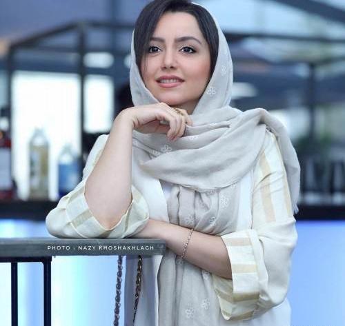 عکس نازنین بیاتی با مانتو جلو باز