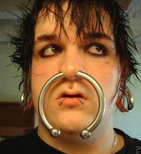 عکس زبان شیطان پرستان