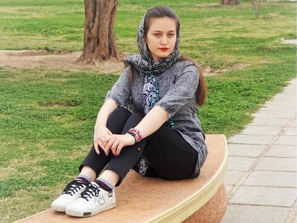 عکس شخصیت آراد و آیناز در رمان حصار تنهایی من