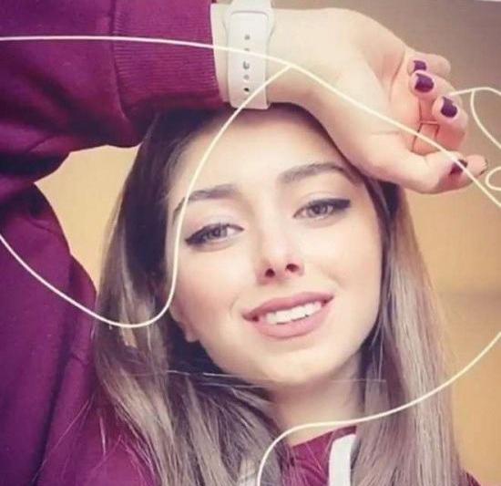 ژست عکس دخترانه سلفی تکی