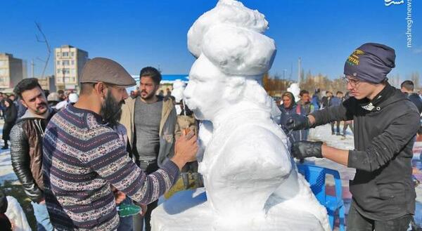 عکس آدم برفی با شکوفه