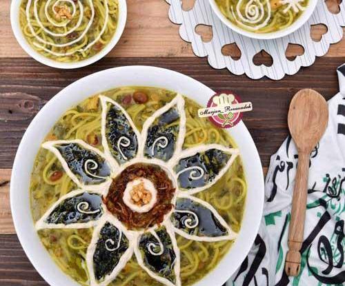 عکس آموزش تزیین آش رشته