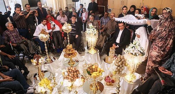 عکس عروس و داماد پای سفره عقد