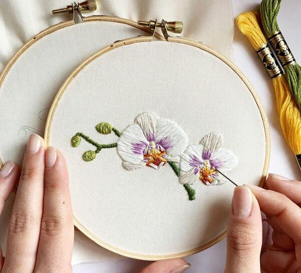 عکس ایده گلدوزی روی ماسک